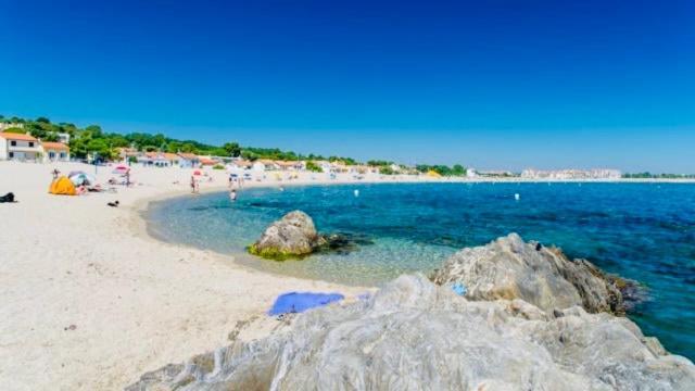 Les Pieds Dans Le Sable Apartment Argeles-sur-Mer Bagian luar foto